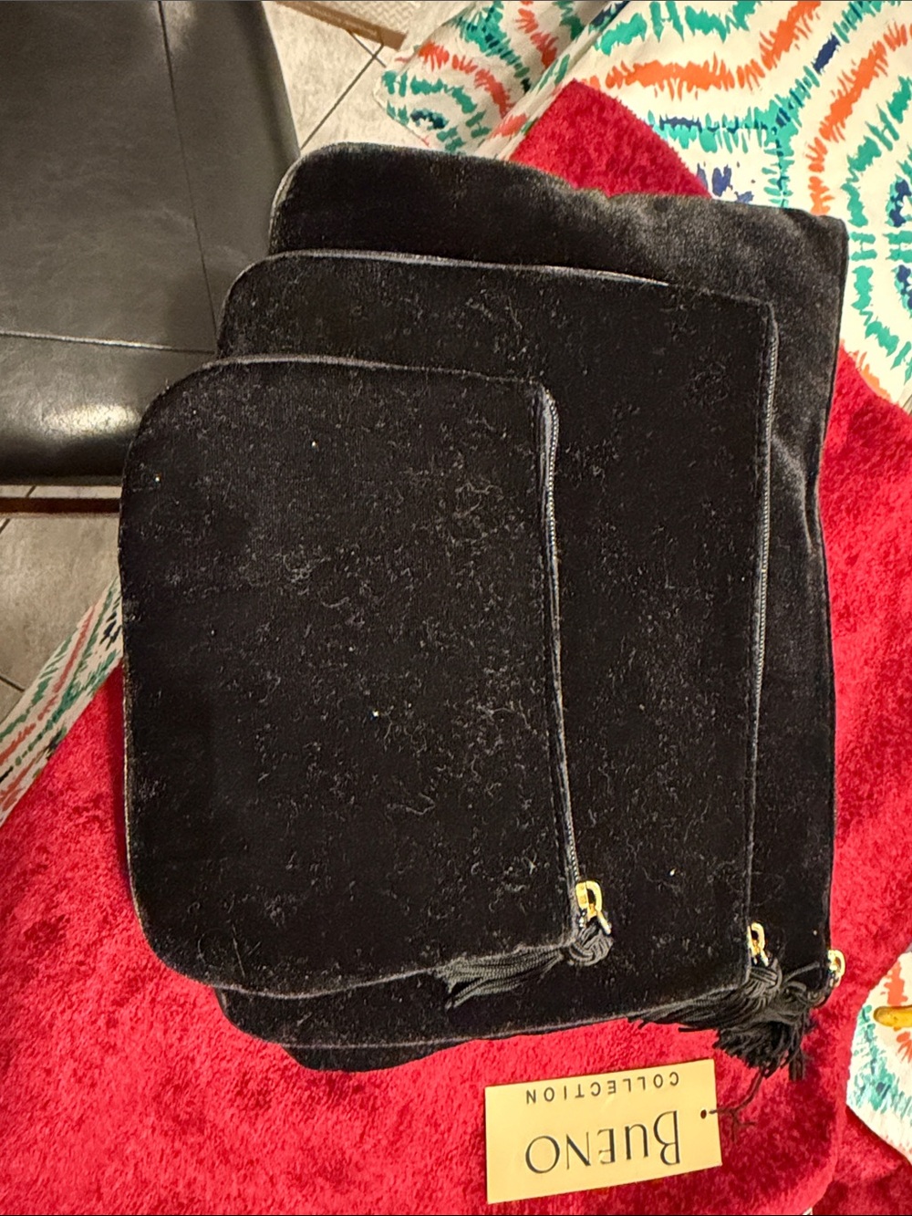Bueno Black Velvet Travel Pouch Set with Gold Zipper Accents new with tags